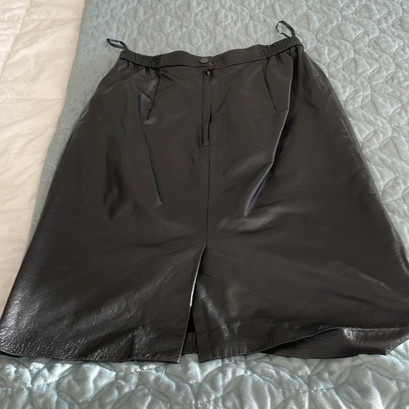 Leather pencil skirt from Paris/Milan size 40/ 10 - Picture 2 of 7